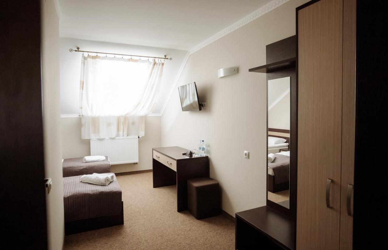 Роляда Hotel Tysmenytsia Exterior foto