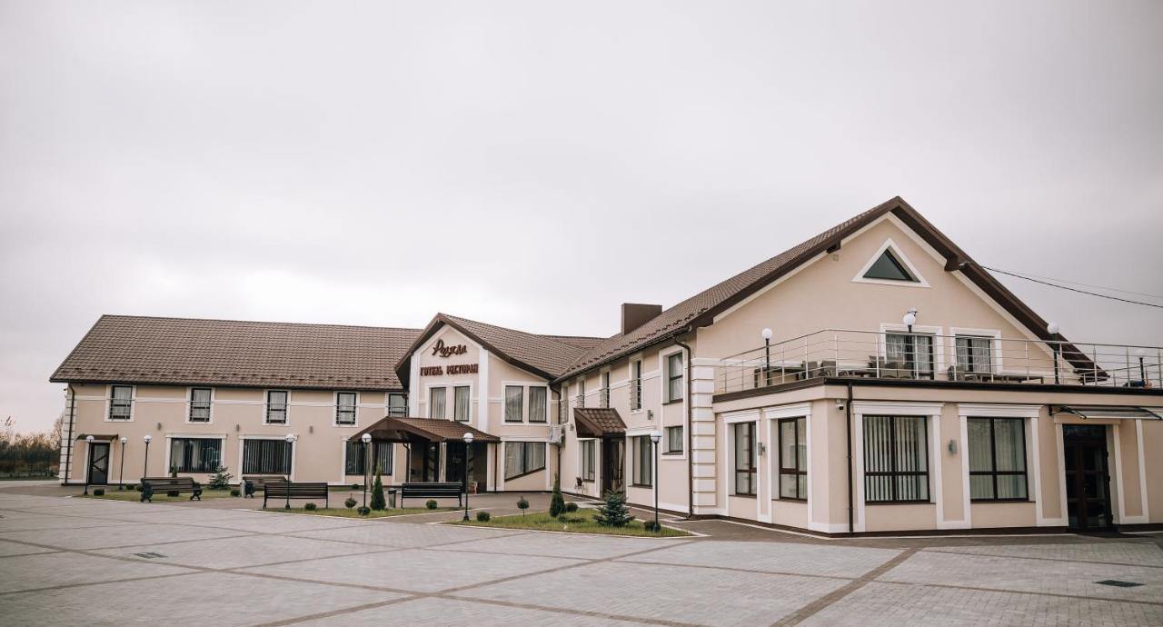 Роляда Hotel Tysmenytsia Exterior foto