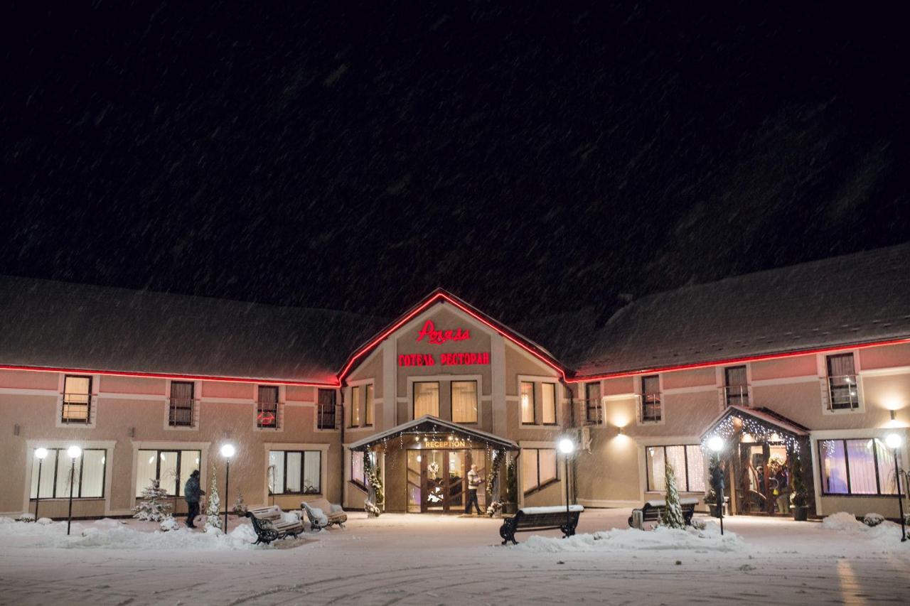 Роляда Hotel Tysmenytsia Exterior foto