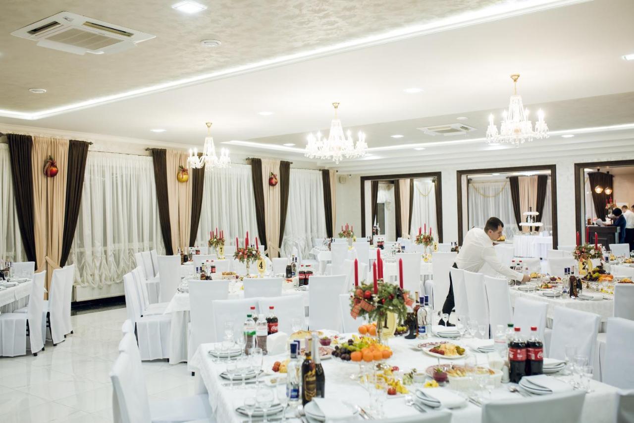 Роляда Hotel Tysmenytsia Exterior foto