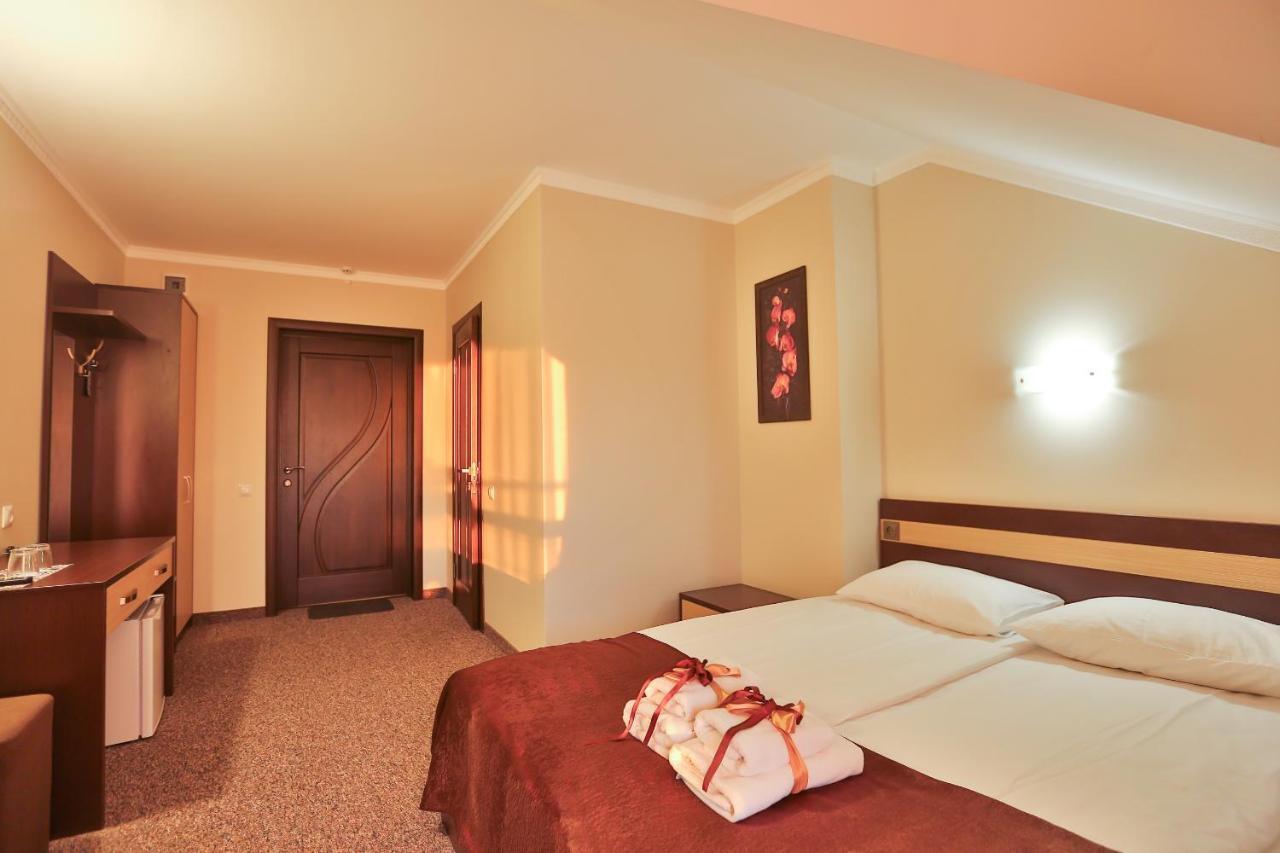 Роляда Hotel Tysmenytsia Exterior foto