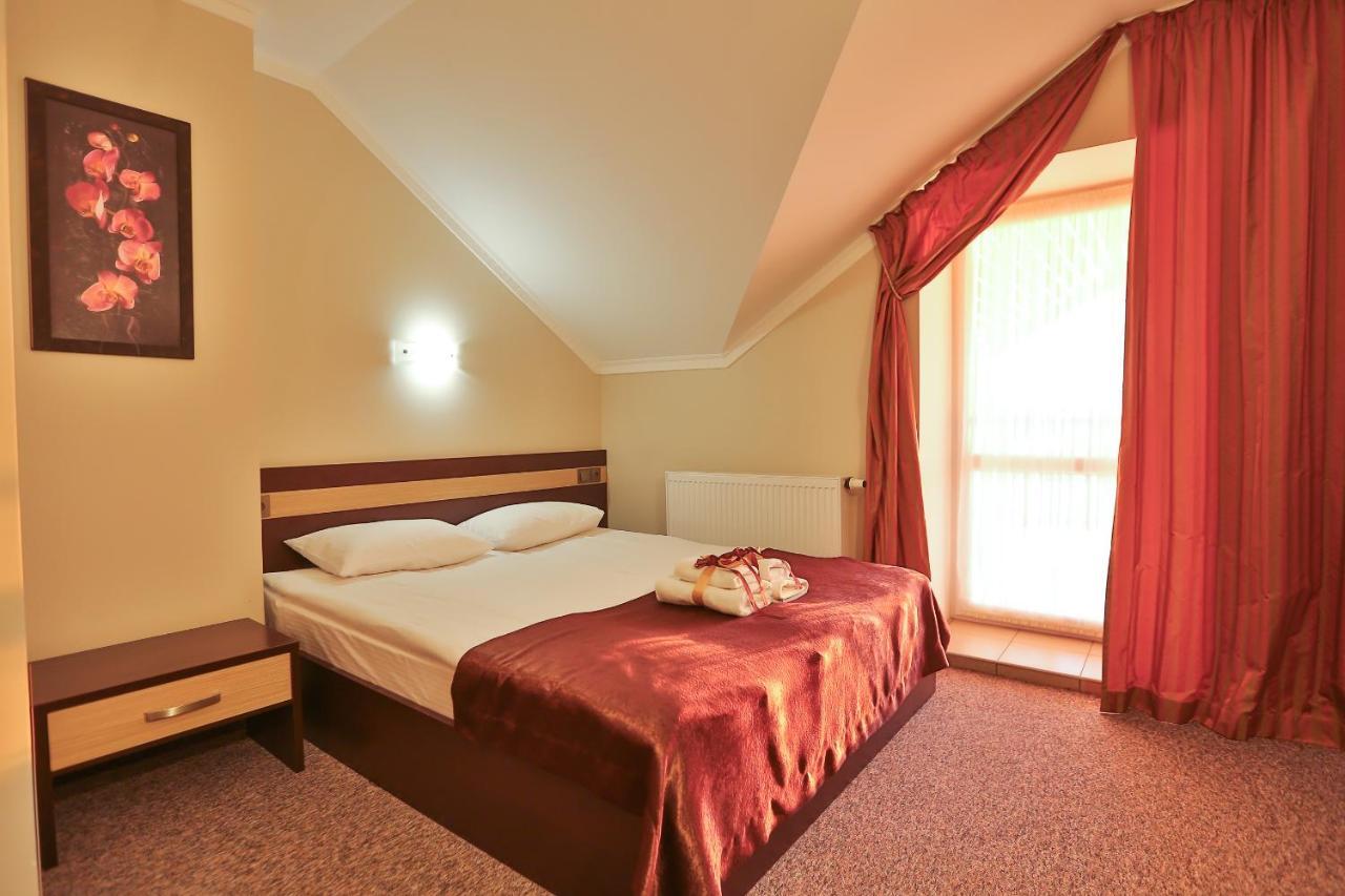 Роляда Hotel Tysmenytsia Exterior foto