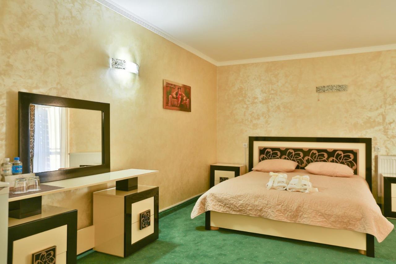 Роляда Hotel Tysmenytsia Exterior foto